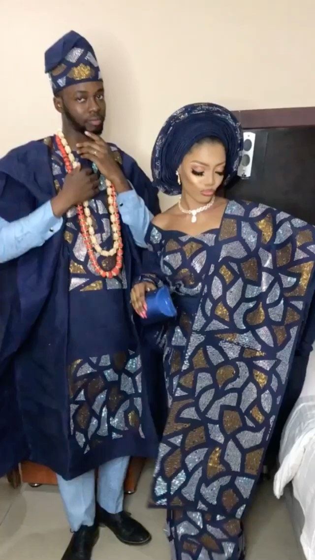 yorubatraditionalweddings on Instagram: They are Igbeyawo ready ❤️❤️ ✨ ✨ ✨ ✨ ✨ ___________________________________________ 💄 & Gèlè @oteniaramakeovers Aṣo Òkè @masticbeads… African Wedding Attire, African Attire, Nigerian Wedding Attire, Nigerian Outfits, Nigerian Bride, Nigerian Fashion, Nigerian Weddings, African Weddings, African Inspired Fashion
