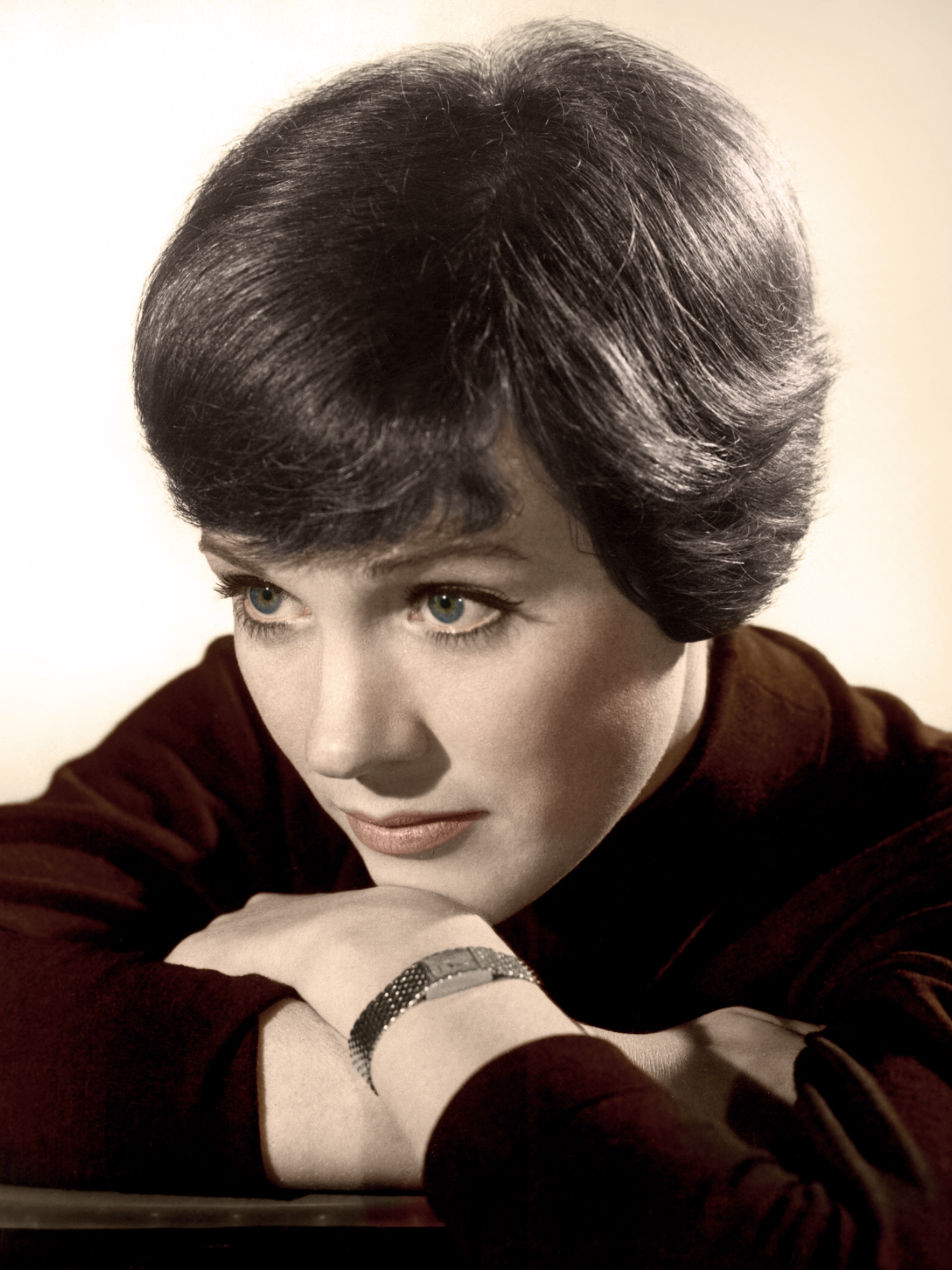 Julie Andrews (born 1935) images pics Julie Andrews (born 1935)