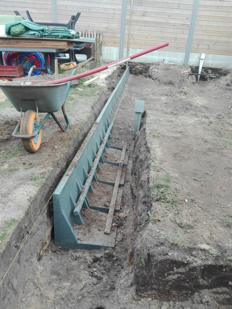 Retaining Wall Design, Construction Diy, Precast Concrete, Garden Tools, Projects To Try, Backyard, Architecture, Gardens, Agriculture