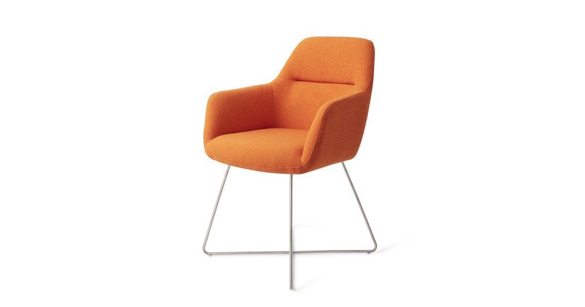 Kinko - Tangerine Cross steelHoogte - 84,00cmBreedte - 58,00cmDiepte - 64,00cmZithoogte - 48,00cmZitdiepte - 46,00cmMateriaal ziting - PolyesterMateriaal frame - MetaalMontage - Gemakkelijk zelf monterenGarantie - 24 MaandenVloerbescherming - JaArmleuning Hoogte 63cmModerne klasseDe Kinko eetkamerstoel is bekleed met een hoogwaardige polyester van fijne weving en is verkrijgbaar in zes eigentijdse kleuren. De grijstinten Cloud, Earl Grey en Shadow. Of ga voor de iets opvallendere Dijon, Green H Earl Grey, Tangerine, Slide, Steel, Chair, Furniture, Home Decor, Modern, Products