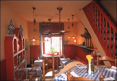 Restaurante Vegetariano en Madrid Where To Go, Vegetarian Restaurant, Europe, Html, Bed, Furniture, Home Decor, Vegans, Vacation