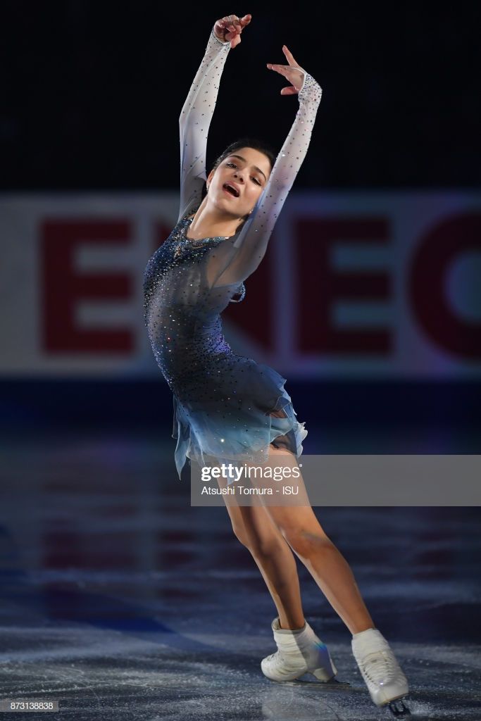 News Photo : Evgenia Medvedeva of Russia performs in the gala... Ice Skating Costumes, Competition Dress, Iceskating, Medvedeva, Figure Skating Dresses, Stunning Outfits, Prince And Princess, Osaka, Grand Prix