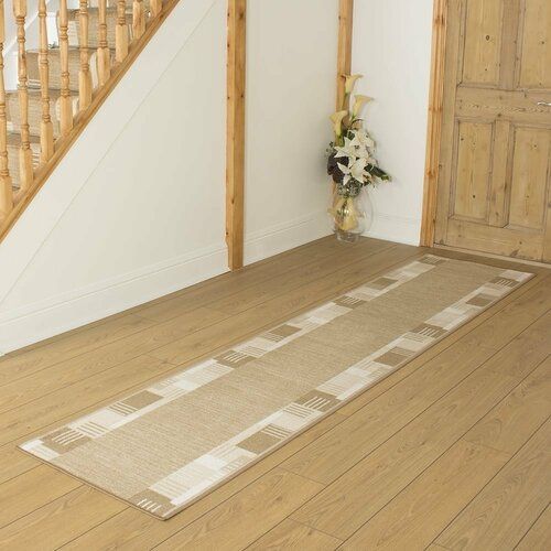 Three Posts Teppich Bale in Beige | Wayfair.de #hallwaydecorations