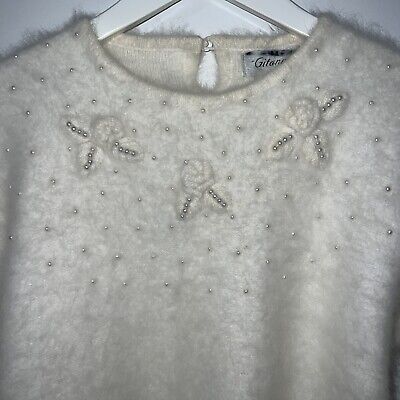 angora vintage luxury white jumper embellished size M - L perfect condition. Beautiful fluffy angora top in mint condition. Pearl embroidered and small gather on sleeves. Very feminineMarked size L but it’s more like M See photos for measurements and exact fabric content Questions welcome Jumper Style, White Jumper, Angora, Mint Condition, White Vintage, Pearl, Im Not Perfect, Content, Embroidered