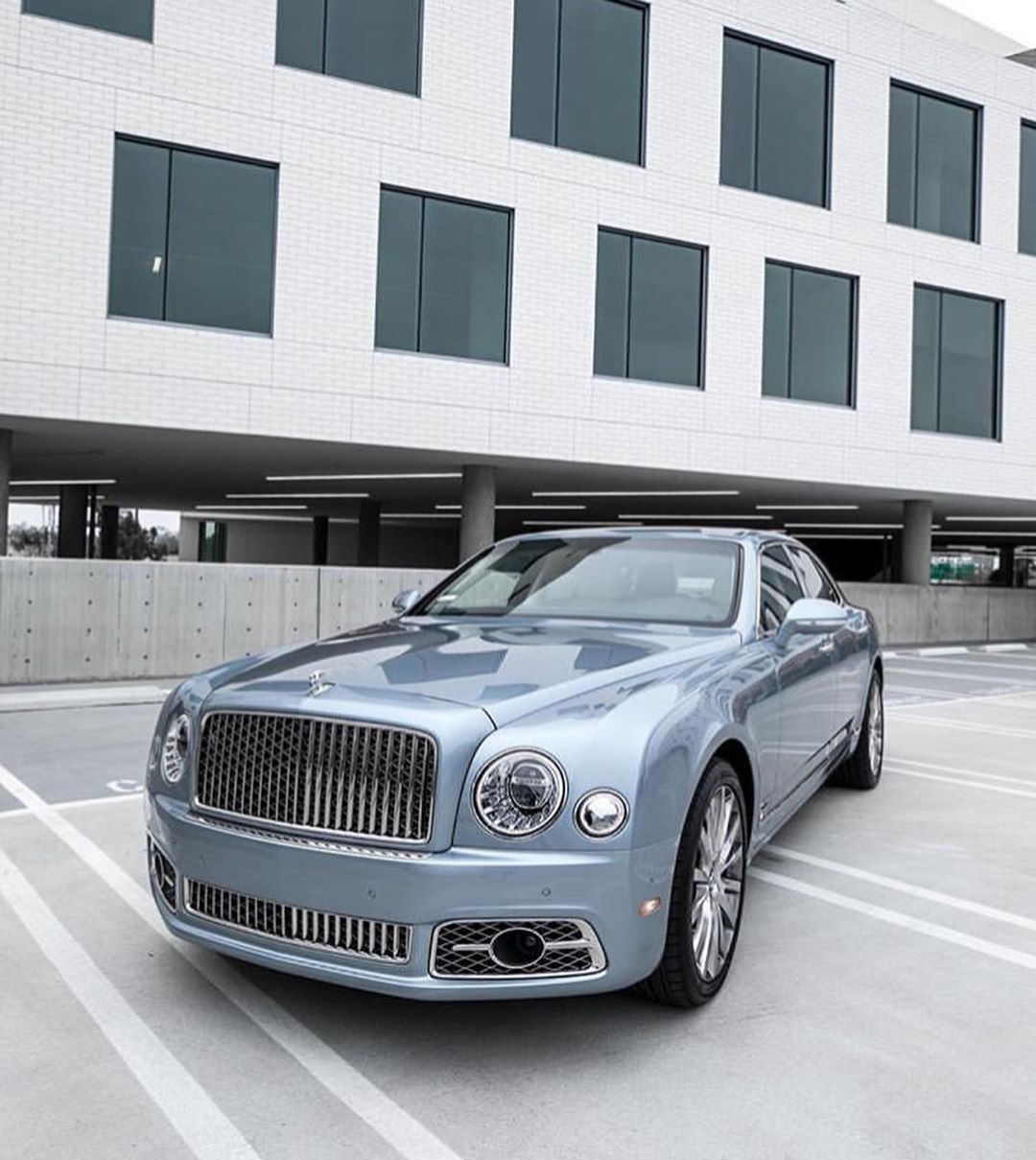 Bentley Bugatti Düsseldorf Bentley | Bentley, Bugatti cars, Car