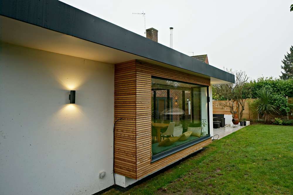 A Modern extension in Hagley, Birmingham built by master builders Kiwi Design and Build. Stunning and contemporary design for every member of the family to enjoy. Read more. Extension Veranda, House Extension Plans, House Extension Design, Modern Extension, Rear Extension, Porch Extension, Extension Ideas, Bungalow Extensions, Garden Room Extensions
