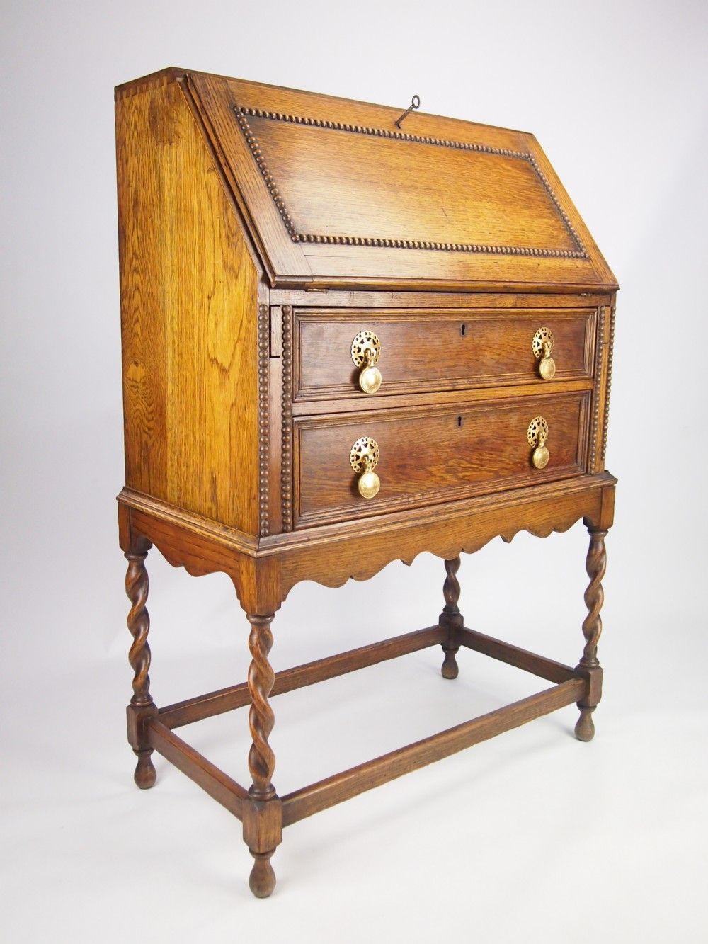 Small Vintage Oak Bureau Writing Desk интериор Pinterest Small Vintage Oak Bureau Writing Desk - Small Vintage Oak Bureau Writing Desk интериор Pinterest