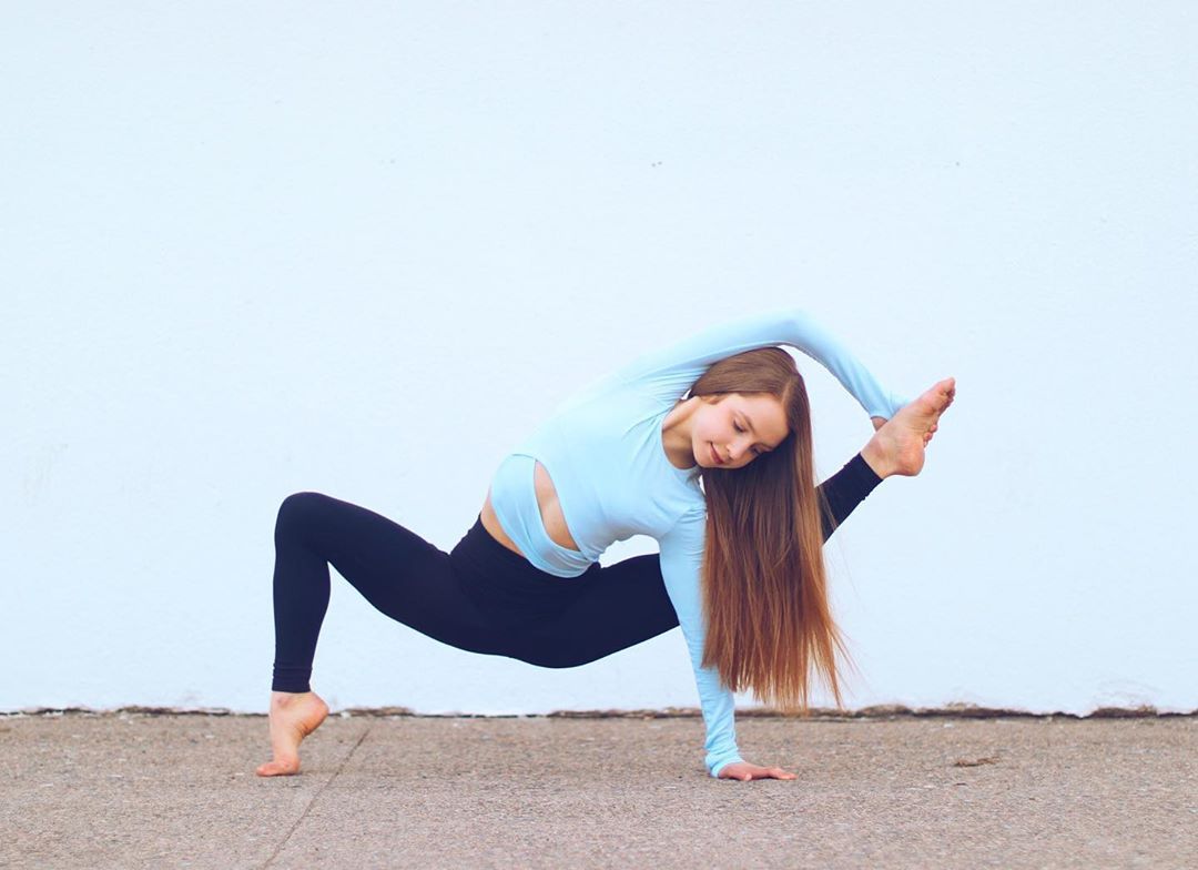 Anna McNulty On Instagram gymshark gymsharkwomen Dance anna-mcnulty-musical-ly-compilation-most-flexible-girl-in-the-world