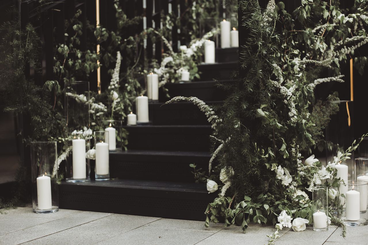 Inna Studio Wedding Decorations Staircase Flowers Stairs Decoration Wedding Stairs Bride S Descent Green Stairs White And Green Wedding Natural D Studio