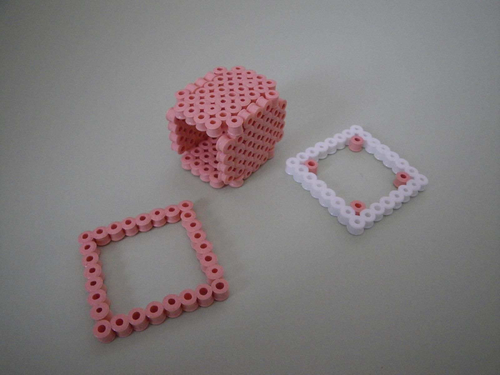 アイロンビーズ フラワーベースと花 前編 難度 中 3dperlerbeadsお手軽頑固な立体アイロンビーズ ビーズフラワー アイロンビーズ ビーズ アイロンビーズ フラワーベースと花 前編 難度 中 3dperlerbeadsお手軽頑固な立体アイロンビーズ ビーズフラワー アイロンビーズ ビーズ