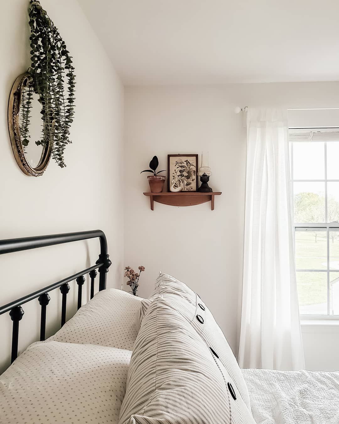 K E A R A On Instagram If You Re A Chronic Re Arranger Raise Your Hand Sos Home Home Bedroom Home Decor