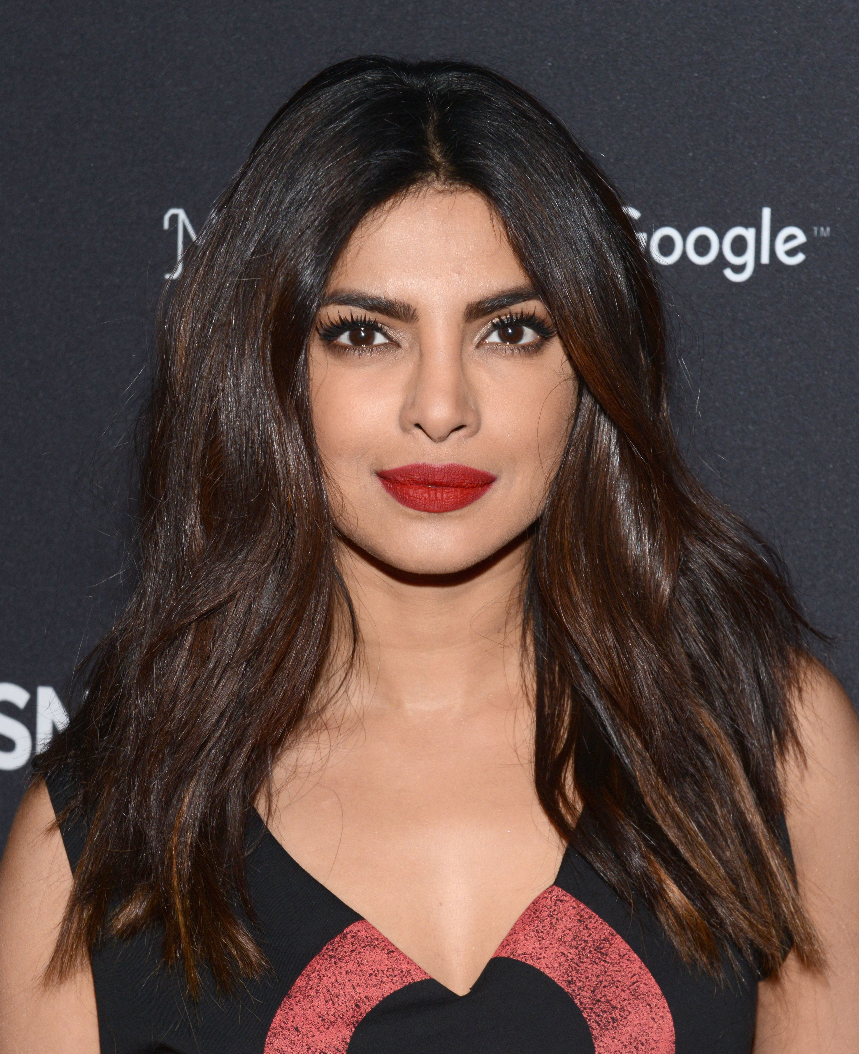 Copythat Priyanka Chopra S Bombshell Red Lips Priyanka Chopra