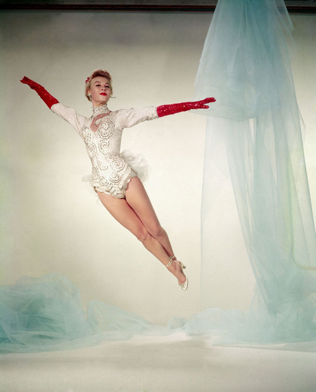 Unveiling The Mystery How Much Did Vera Weigh In White Christmas?