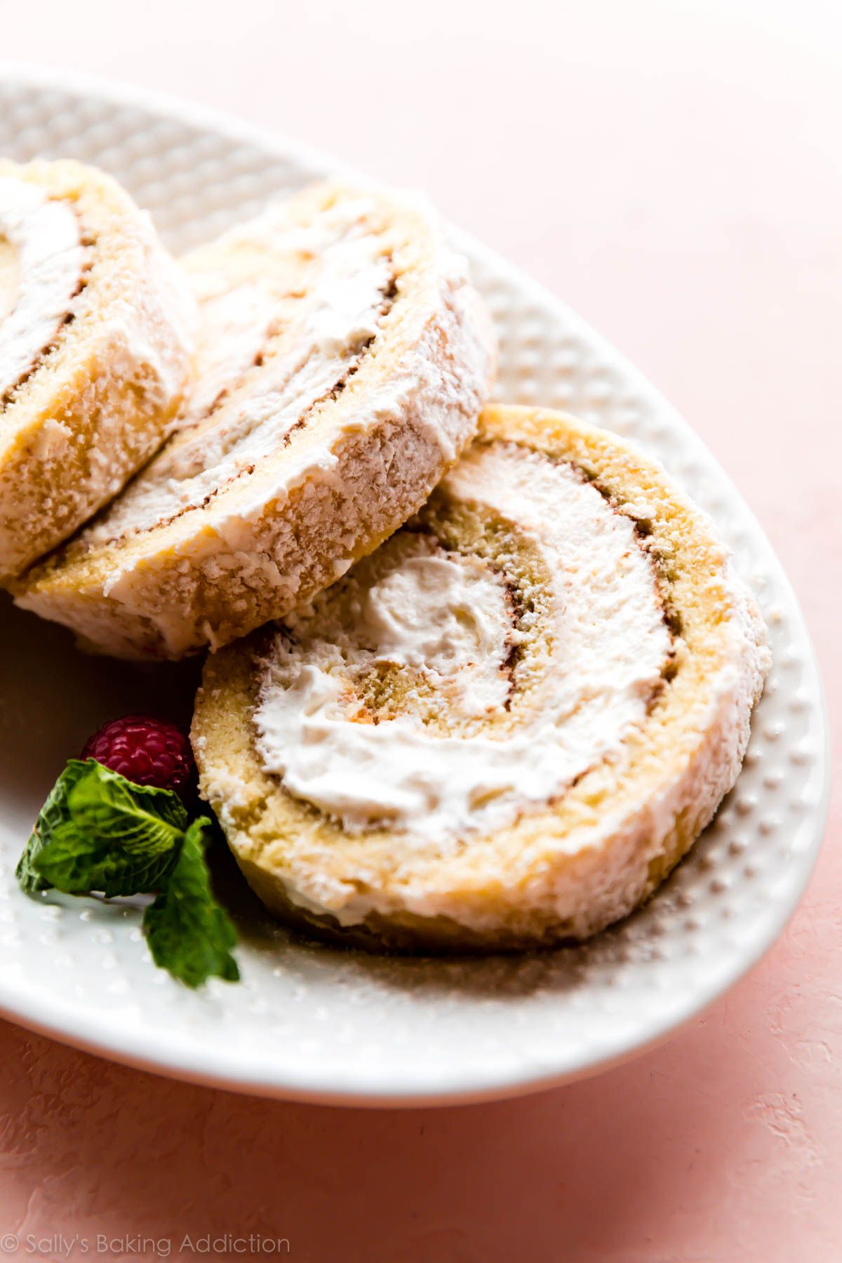 Champagne cake roll Boozy Desserts, Holiday Desserts, Just Desserts ...