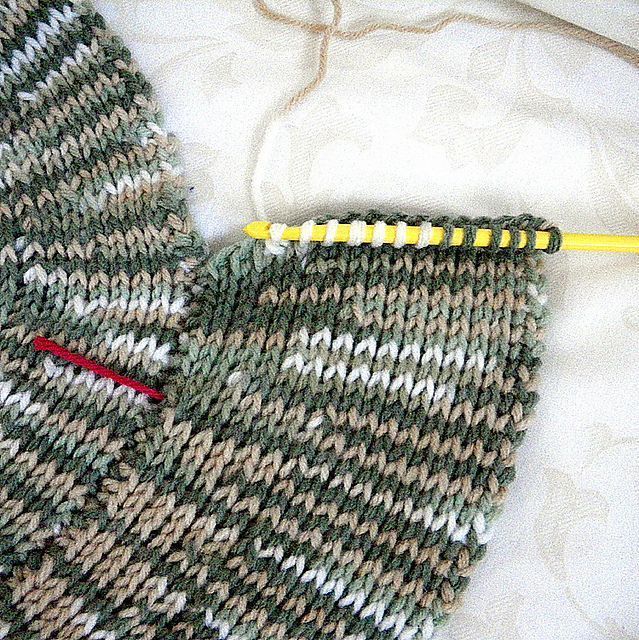 Amazing Spiral Afghan Free Crochet Pattern - täglich stricken und häkeln - #afghan #amazing #crochet #Free #hakeln #pattern #spiral #stricken #taglich #und #afghans