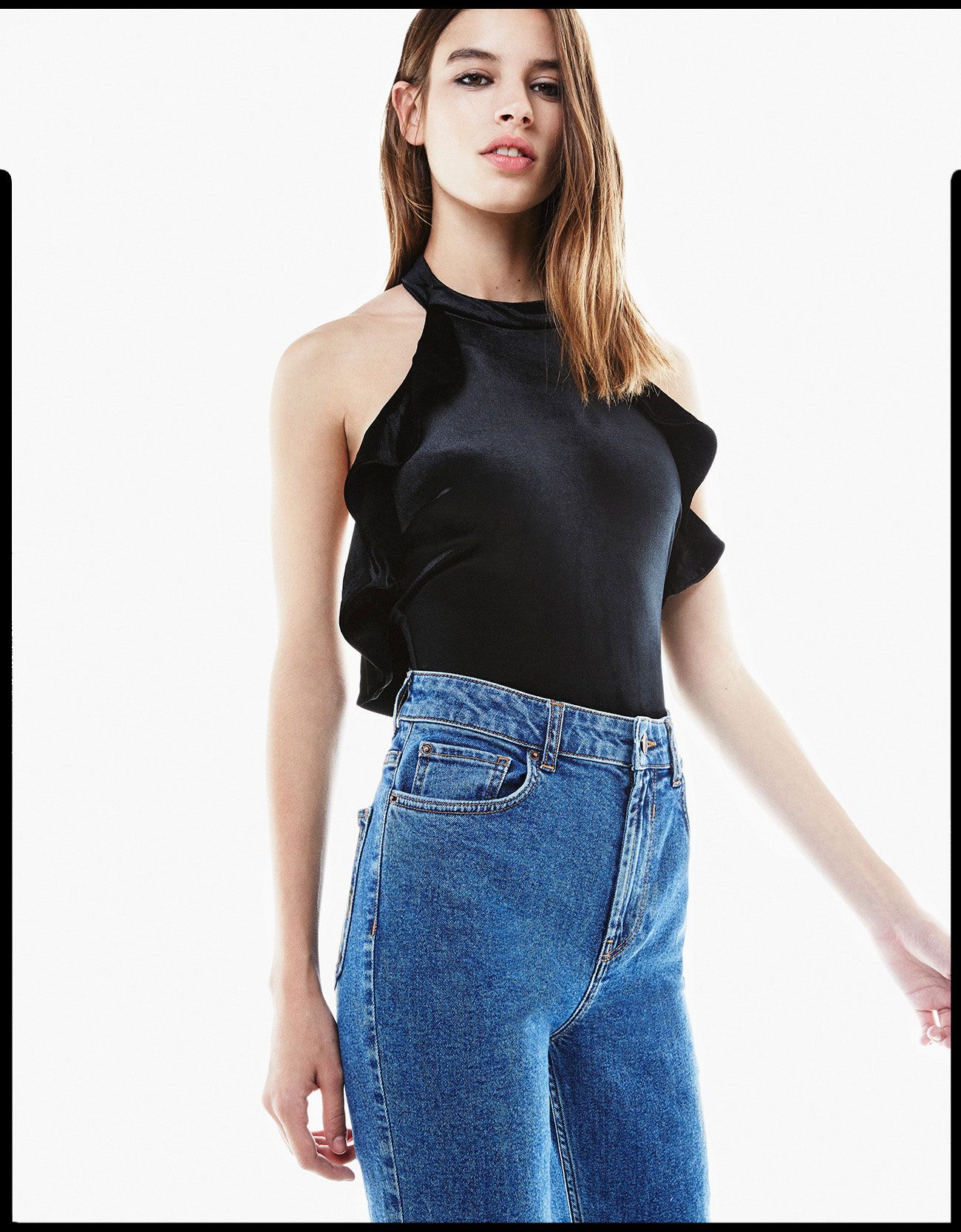 Body Veludo Gola Halter Folhos Descubra Esta E Muitas Outras Roupas Na Bershka Com Novos Artigos Cada Semana Fashion Moda Casual Women