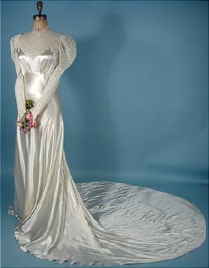 1930s Wedding Gown of Bias White Satin and Lace Bodice. Antique Wedding Dresses, Antique Dress, Vintage Gowns, Wedding Dresses Plus Size, Vintage Bride, Wedding Dress Styles, 1930s Wedding, Vintage Wedding, White Wedding