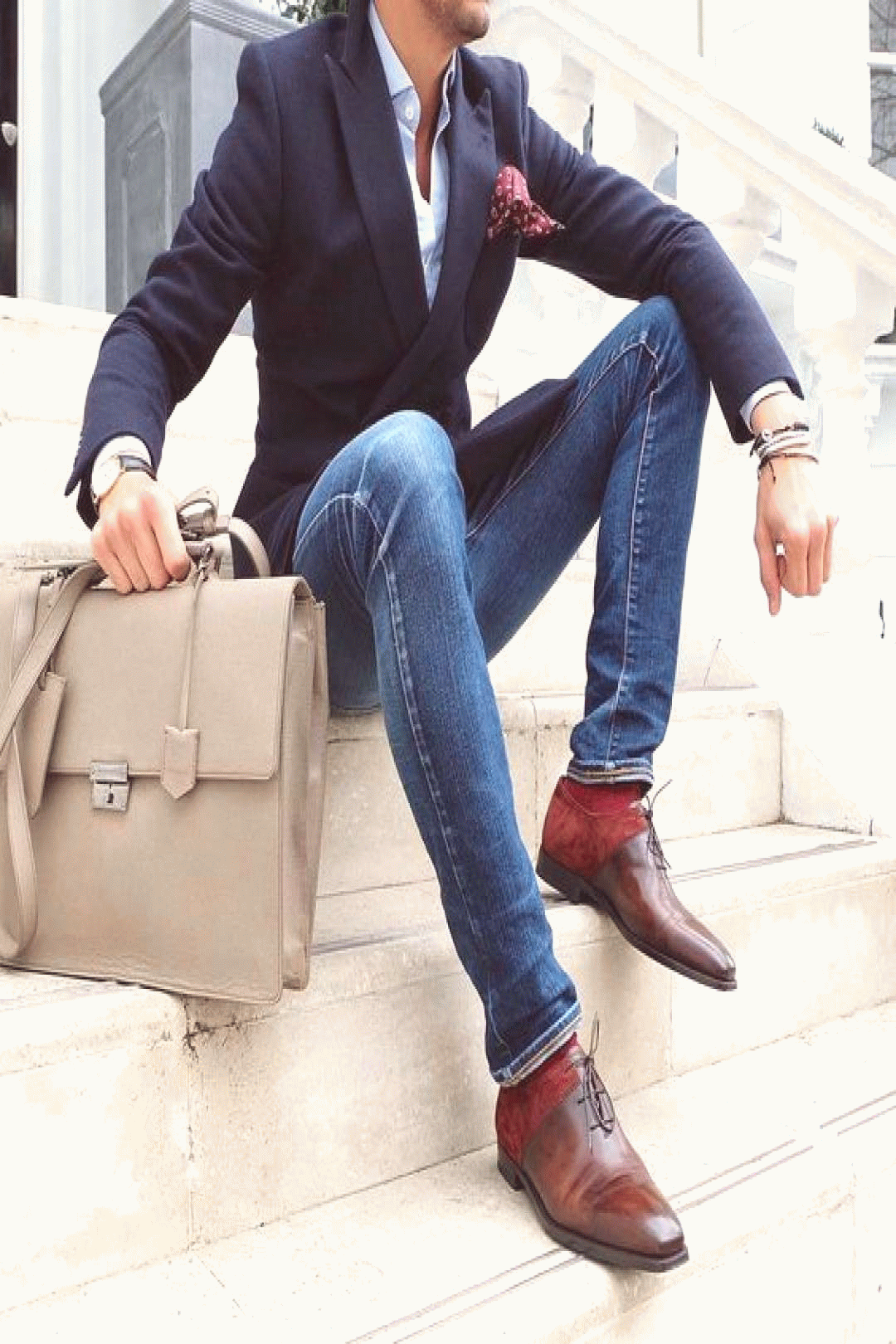Stand Out Among Other Stylish Civilians In A Navy Sport Coat And Blue Slim 2020 Erkek Giysileri Stil Sahibi Erkekler Erkek Gunluk Giyim