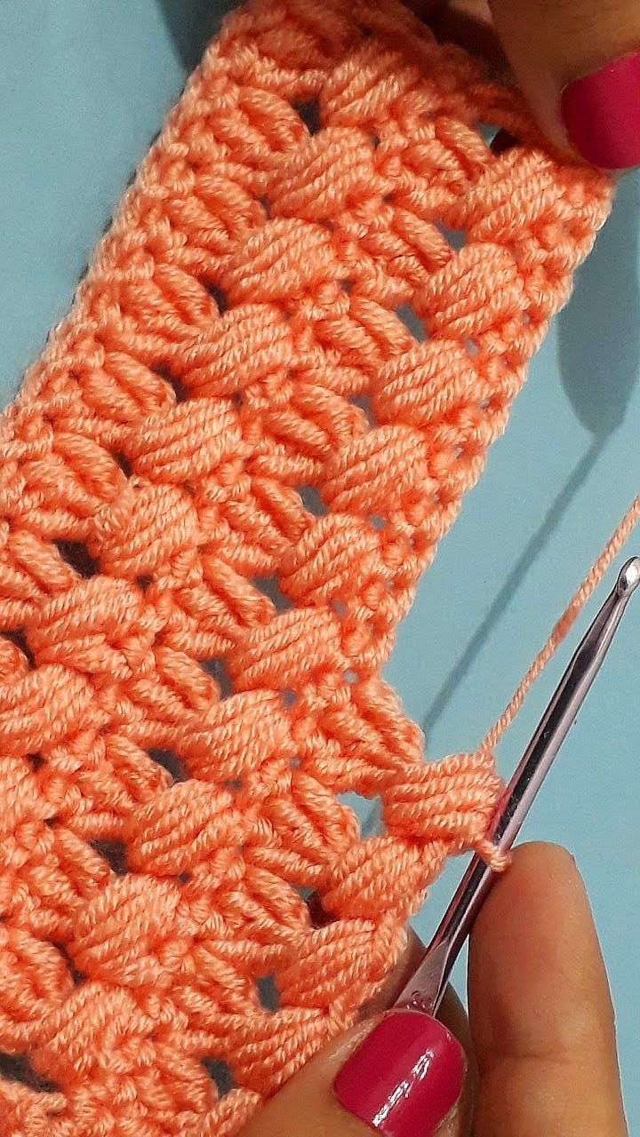 The bead stitch is one of the most eye-catching stitches that will give a fabulous look to any project you’ll decide to make. It’s quite simple, rhythmic and soothing. Crochet Stitches For Beginners, Crochet Stitches Patterns, Crochet Videos, Crochet Basics, Crochet Edging, Bead Stitching Patterns, Crochet Cables Pattern, Different Crochet Stitches, Crochet Stitches For Blankets