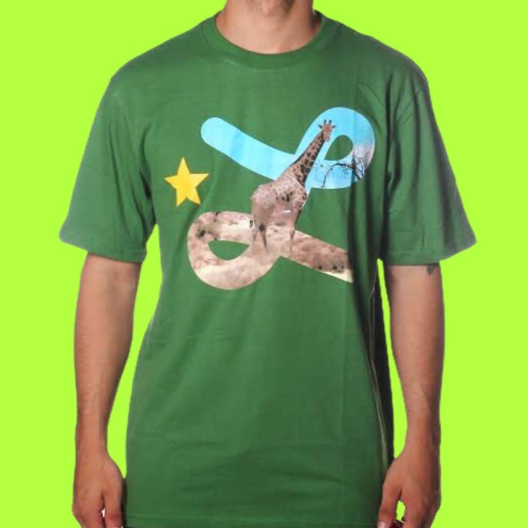 Camiseta Lrg Por 79 99 A Vista No Dinheiro 89 90 Debito Ou Credito 1x Ou 10x De De 9 99 Sem Juros No Cartao In 2020 Mens Tops Mens Tshirts Mens Graphic Tshirt