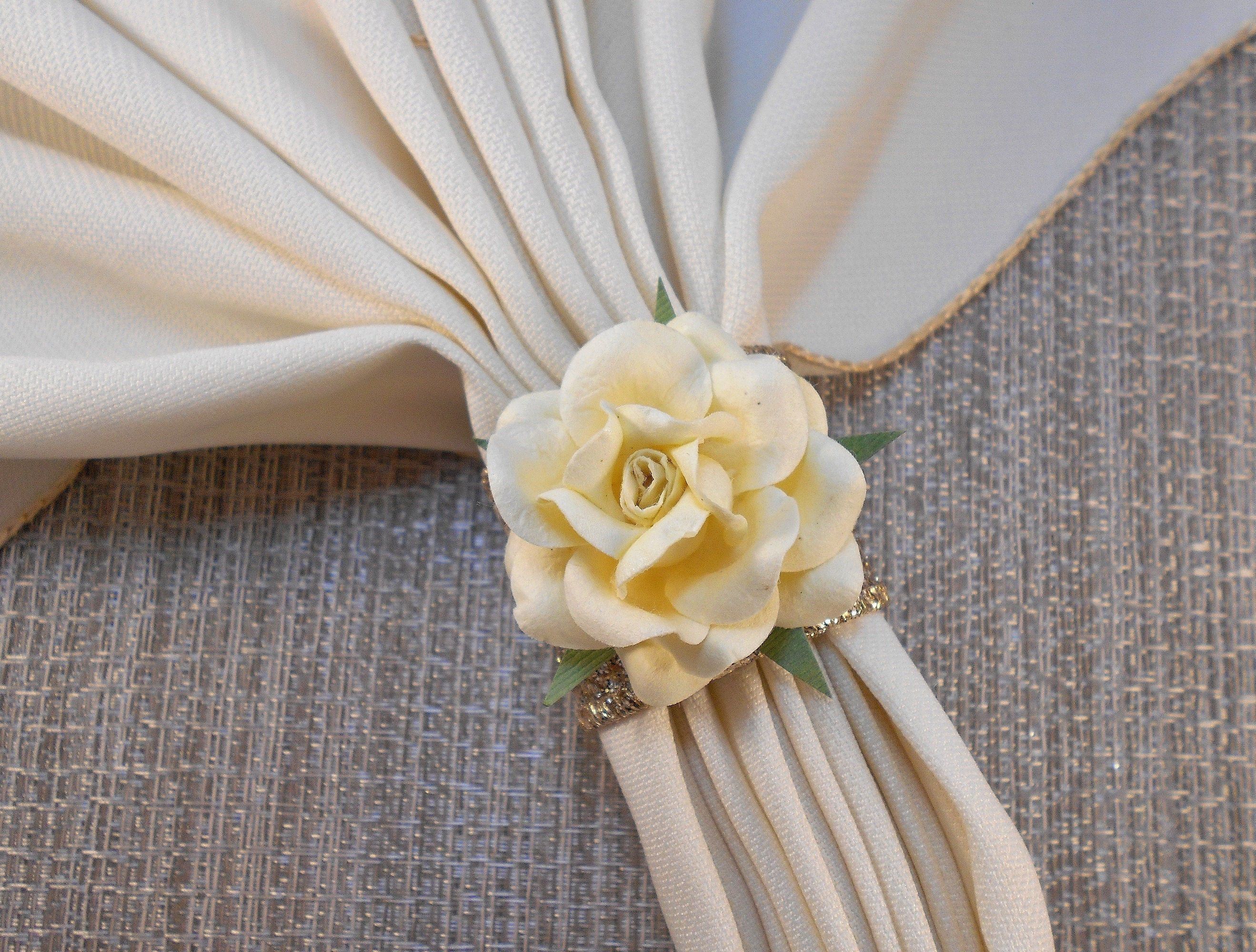 Feyarl 6 Pcs Napkin Rings Christmas Snowflake Pearl Napkin Holders for Wedding Dinner Party Banquet Festival Table Decor Feyarl 6 Pcs Napkin Rings Christmas Snowflake Pearl Napkin Holders for Wedding Dinner Party Banquet Festival Table Decor