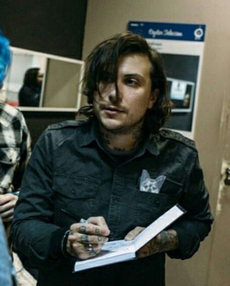 Frank In Russia With Fiatp Love The Pocket Sweet Pea Frank Iero My Chemical Romance Frank Lero
