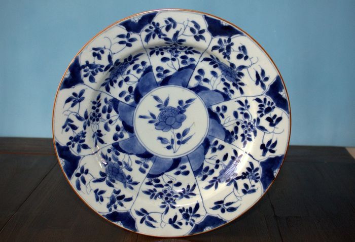 Porseleinen bord met floraal Online veilinghuis Catawiki: Kangxi