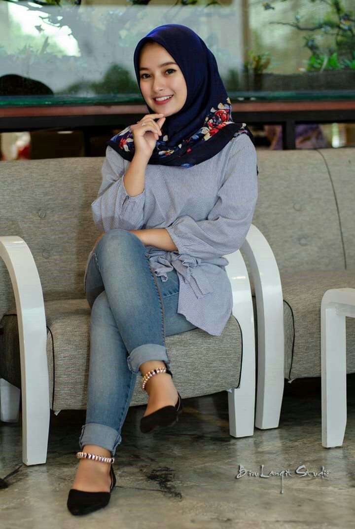 Pin by Selma Daia on Hijab in 2019 | Jilbab cantik, Wanita