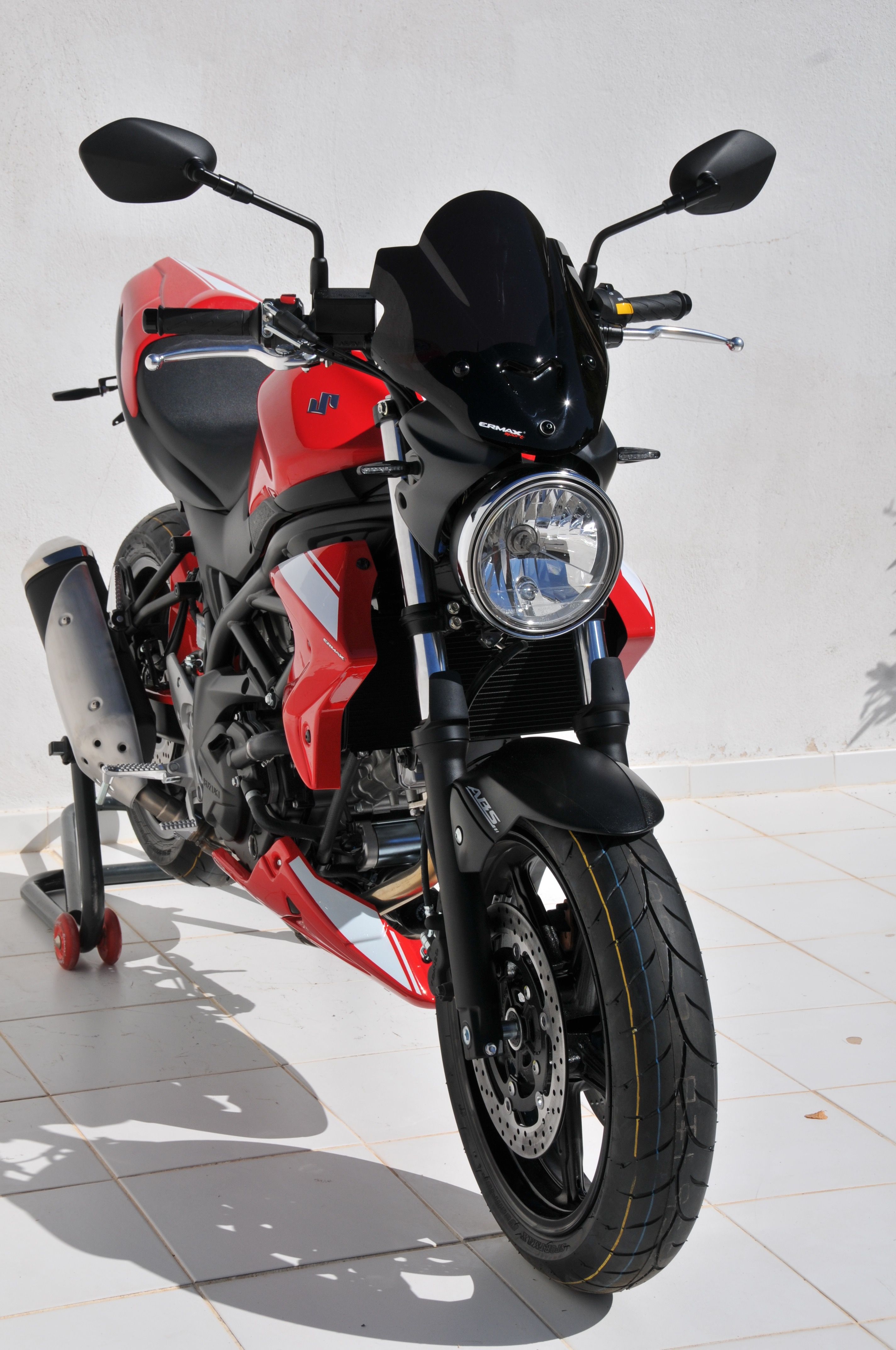 Suzuki SV 650, a road bike with a sporting character Suzuki SV 650, a road bike with a sporting character
