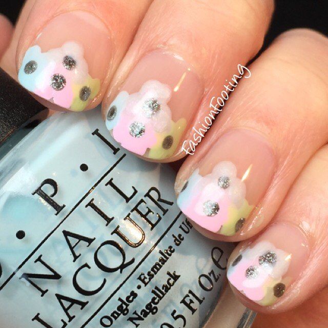 Today I have another installment of #sanchezsays and it's all about Spring Floral today. I used @opi_products Barre My Soul Moon Over Mumbai Mod About You and both versions of Gargantuan Green Grape. Lucerne-tainly Look Marvelous was used for the flower centers. #opi by fashionfooting Spring Floral, Spring Flowers, Amanda May, Green Grapes, Flower Center, Barre, Mumbai, Opi Products, Mod