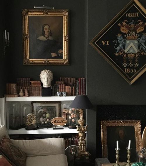 HOMMÉS STUDIO it's always looking for what is different and irreverent. #design #decor #pottery #trendy #vases #boxes #homeware #tabletop #dunkleinnenräume