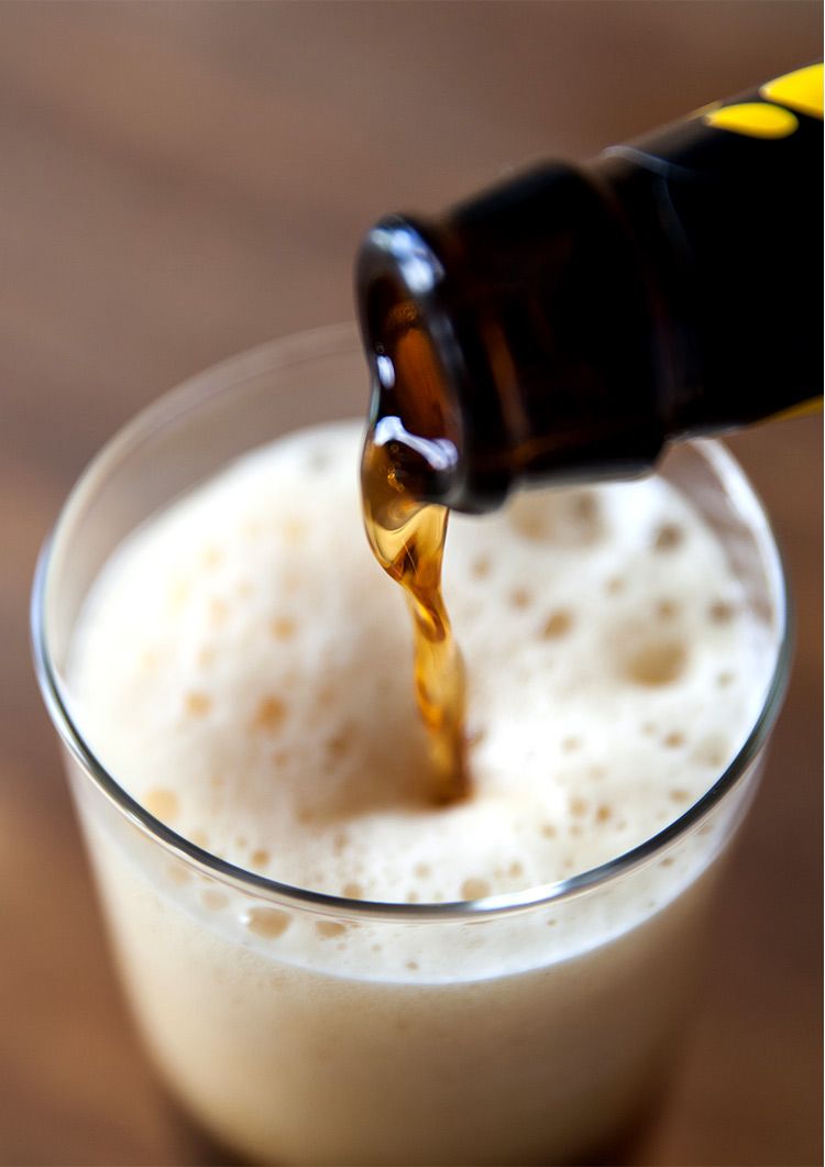 www.andreavanderspuy.com #beer #beerpouring #drinks #photography #amber #amberweiss #bar Beer Photography, Restaurant Photography, Photography And Videography, Craft Beer Brewery, Beer Brewing, Mojito, Restaurant Drinks, Beer Photos, Pizza Bar