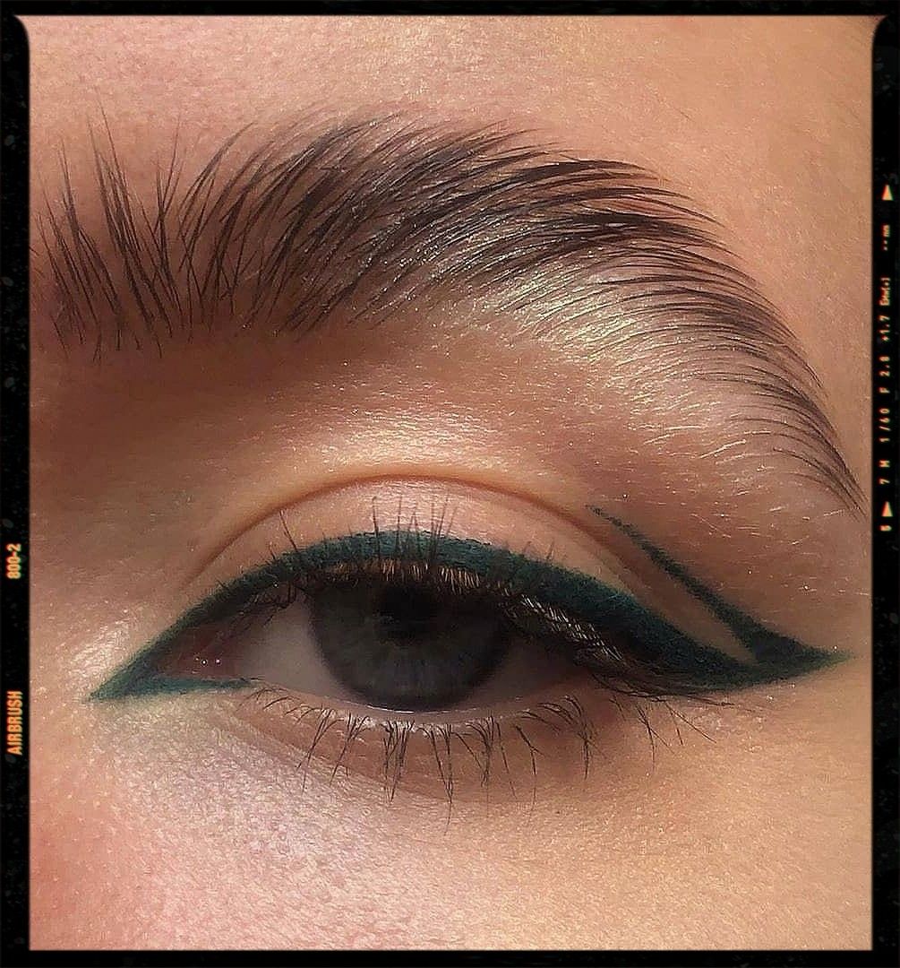Makeup Looks - Eyeliner Idea Work Makeup, Eye Makeup Art, Makeup For Green Eyes, No Eyeliner Makeup, Artistry Makeup, Face Makeup, Hooded Eye Makeup, Eyeliner Brown Eyes, Green Eyeliner