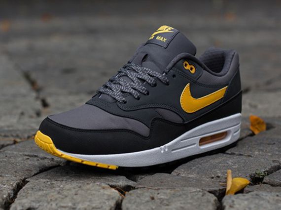 air max 1 yellow black