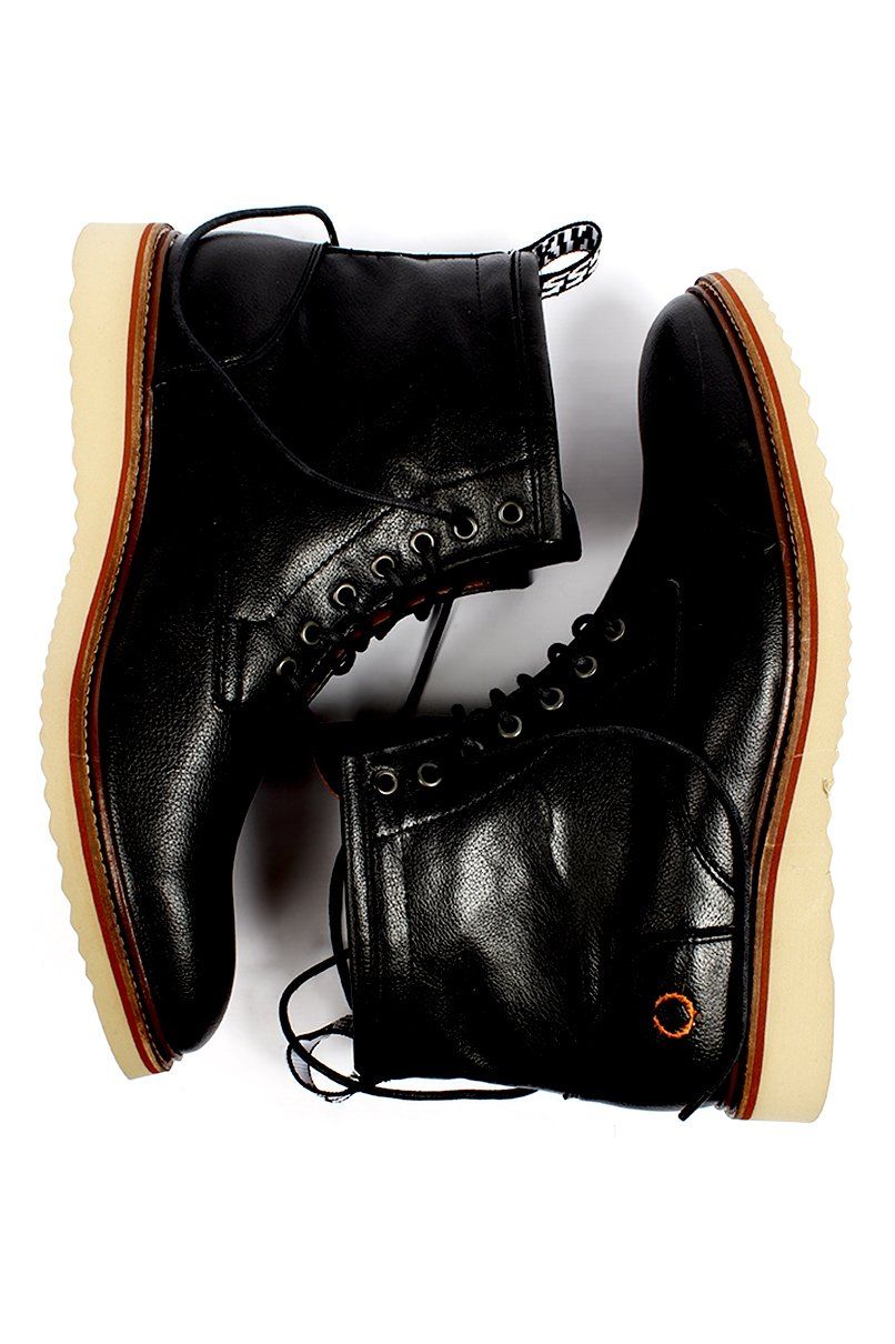 Bota Masculina Brooklyn Preta | Frete Grátis - KING55 Loja Online | Botas masculinas, Botas masculinas preta, Botas