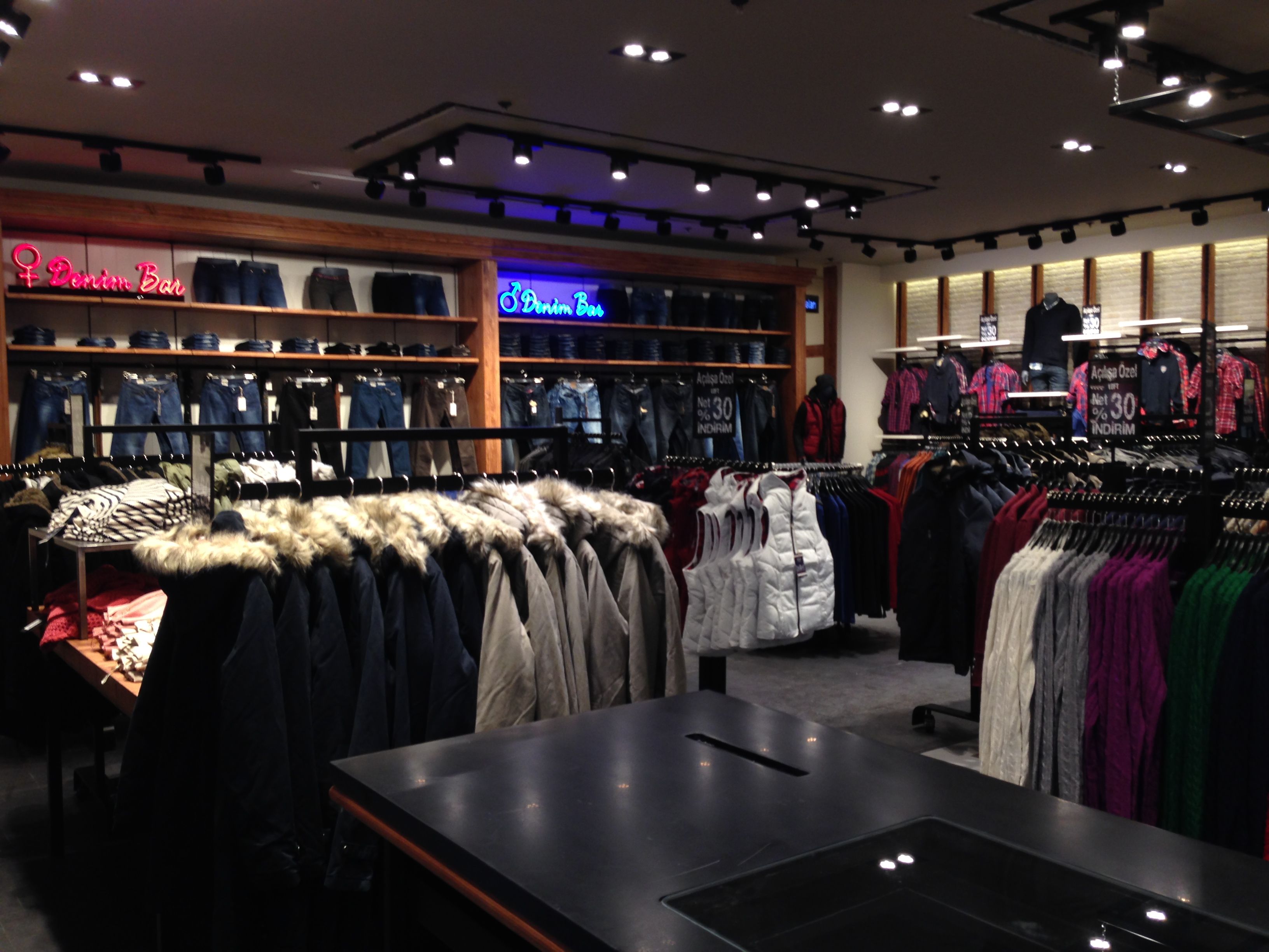 Loft Jeans Adli Kullanicinin Loft Konya M1 Avm Magazasi Acildi Panosundaki Pin Urunler