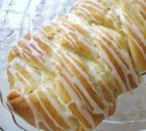 5 Minute Cream Cheese Danish #creamcheeserecipes