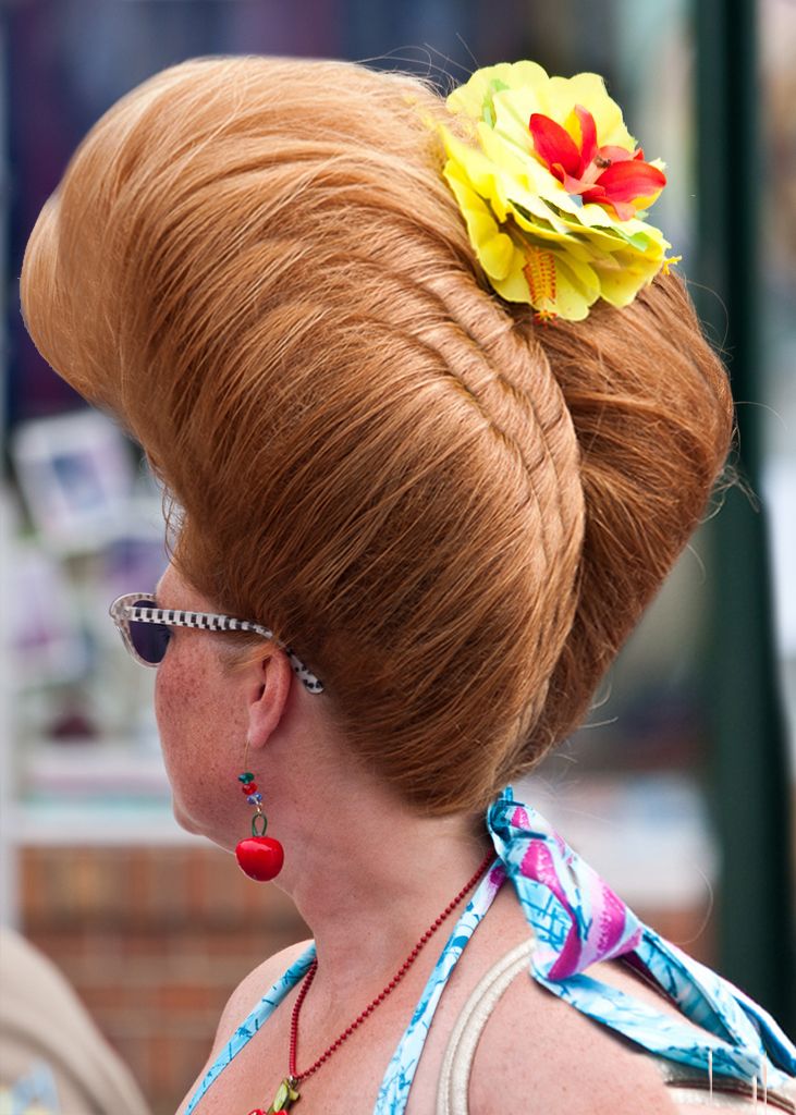 Blond Bouffant Big Updo Frog Dress Avant Garde Hair High Hair Blonde Curls Fancy Hairstyles