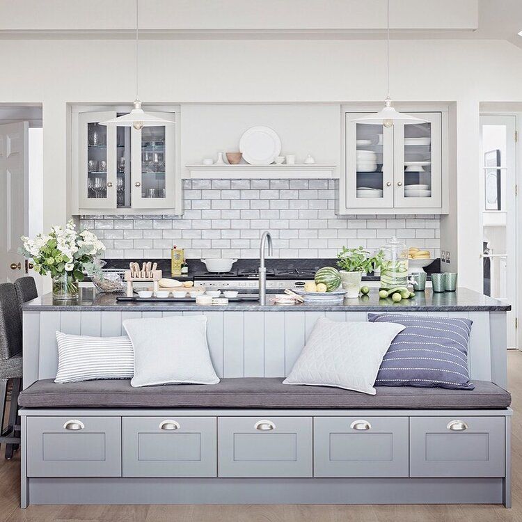 10 extraordinary kitchen island ideas