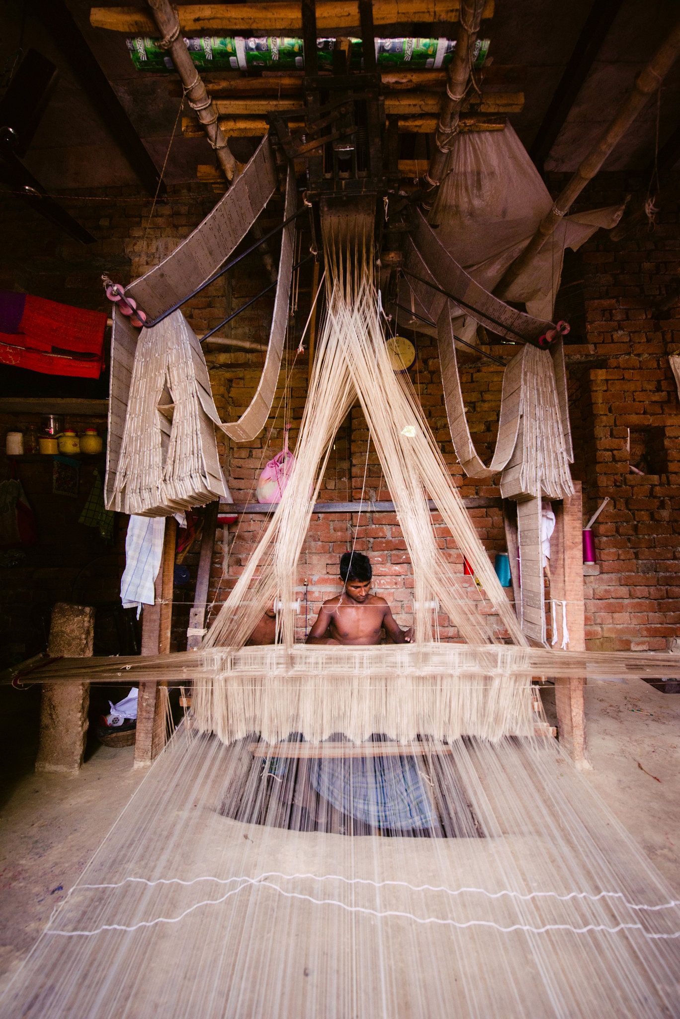 For Indian Weavers in Varanasi, Help for an Endangered Craft (Published 2015)