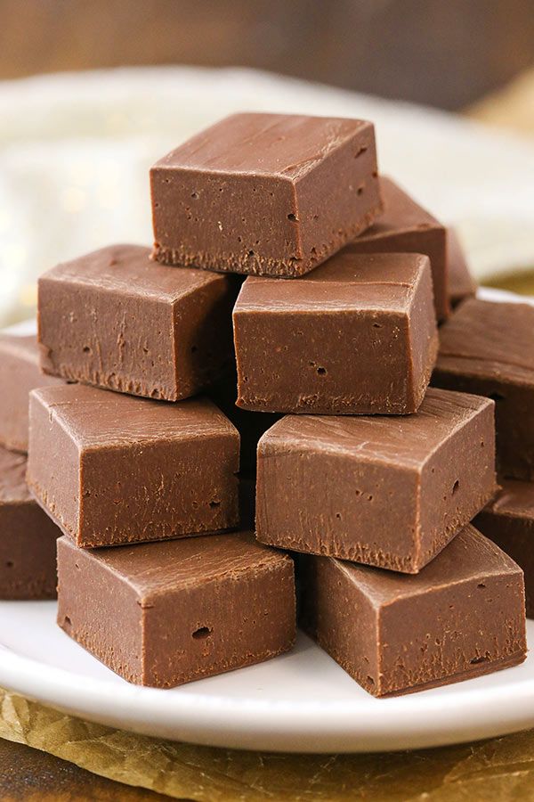 Fudge Recipes, Candy Recipes, Sweet Recipes, Simply Recipes, Cookie Recipes, Healthy Recipes, Easy Chocolate Fudge, Chocolate Flavors, Easy Fudge