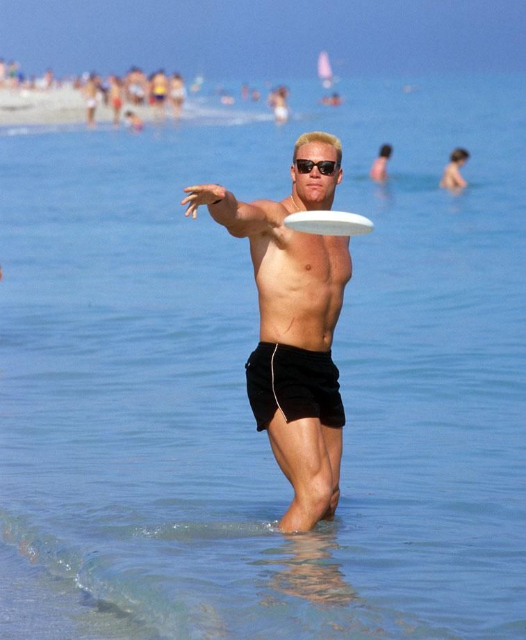 The frisbeeplaying Bosworth and his teammates defeated Penn State 2510 in the 1986 Orange Bowl.