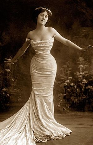 Vintage Hourglass Wedding Dress