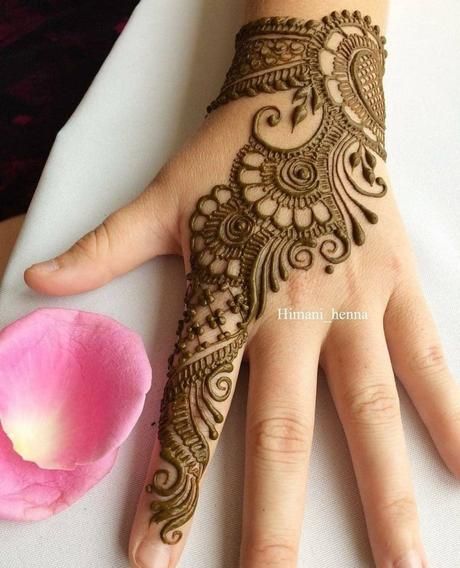 Mehndi Designs 2020 – Latest New Henna Designs Collection - Paperblog Latest Arabic Mehndi Designs, Mehndi Designs Front Hand, Latest Bridal Mehndi Designs, Stylish Mehndi Designs, Mehndi Designs For Girls, Mehndi Design Photos, Unique Mehndi Designs, Beautiful Mehndi Design, Mehndi Designs For Beginners