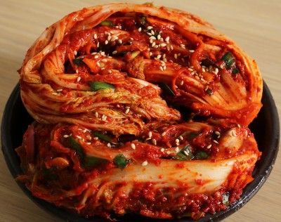 Traditional napa cabbage kimchi (Tongbaechu-kimchi: 통배추김치)