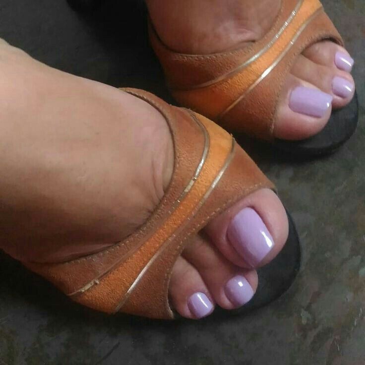 Pin By Brianda On U as Long Toenails Pretty Toes Beautiful Feet Pin By Brianda On U as Long Toenails Pretty Toes Beautiful Feet