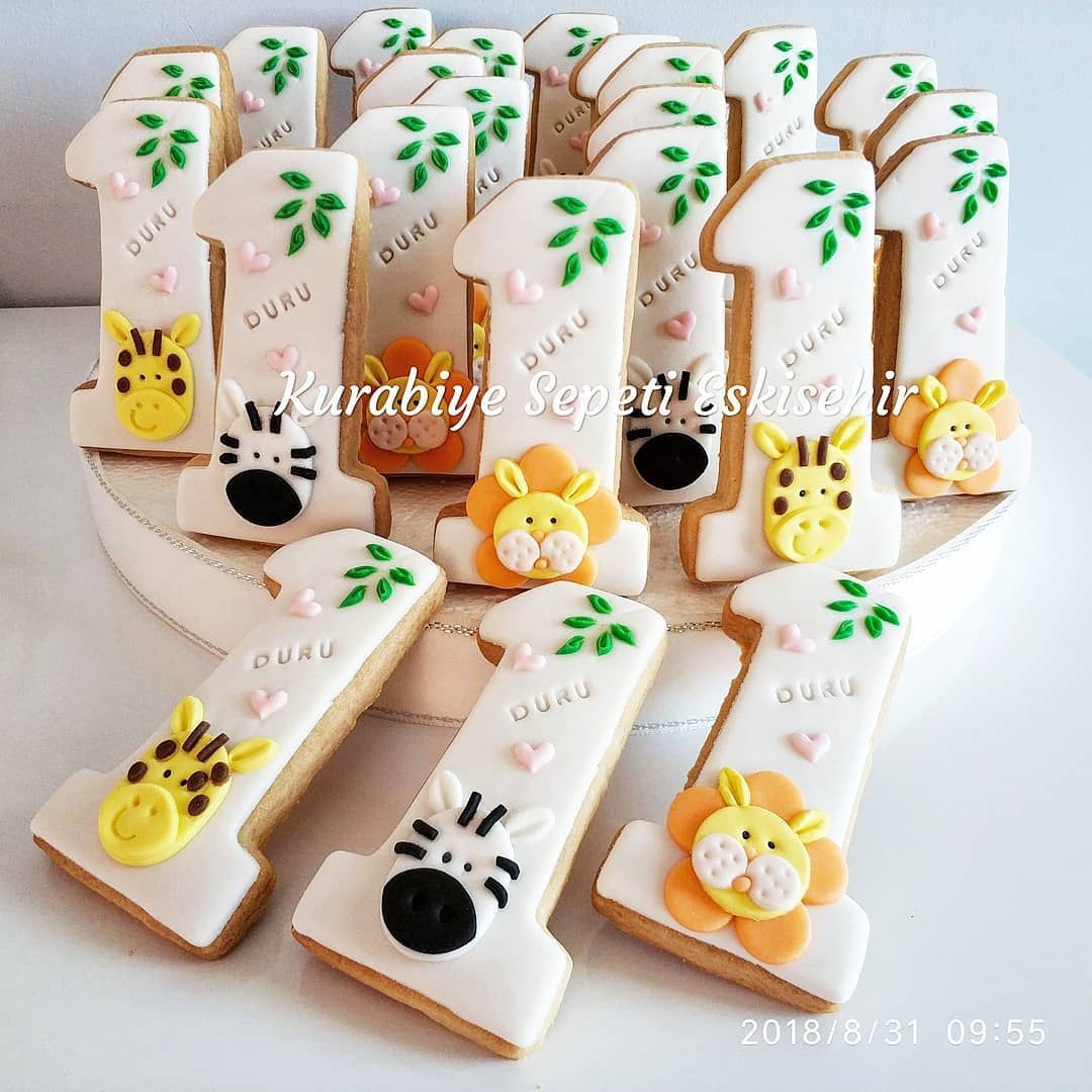 Kurabiye Sepeti Eskisehir On Instagram Duru 1 Yasinda Fiyat Bilgisi Yorumlari Gozden Kactigin Birthday Cookies First Birthdays Baby Birthday Cakes