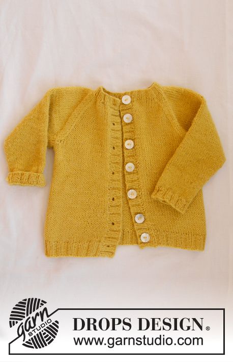 Ensemble bébé tricoté en DROPS Alpaca: gilet emmanchures raglan et chaussettes assorties. De la… | Cardigan til baby, Baby knitting patterns, Strikkeopskrifter