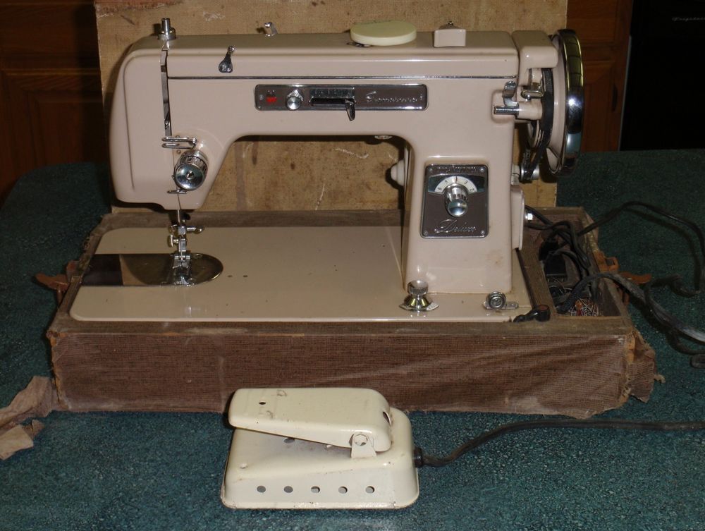 VINTAGE Montgomery Ward Signature Sewing Machine URR 4404405 4040 Cool Signature Sewing Machine VINTAGE Montgomery Ward Signature Sewing Machine URR 4404405 4040 Cool Signature Sewing Machine