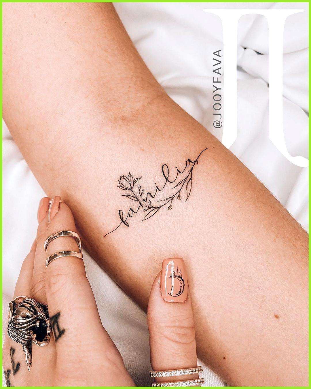 4 dünnhäutige weibliche Tattoos- #DesignsTattoodragon #DesignsTattoodrawing #...